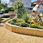 Nidisa Πανσιόν
