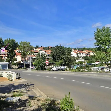 招待所 Nidisa Čižići