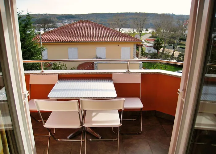 Guest house Nidisa 3*